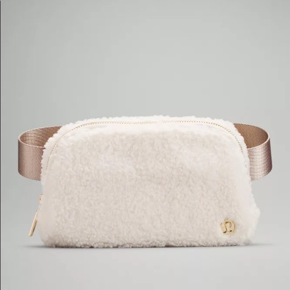 NWT Lululemon everywhere fleece belt bag